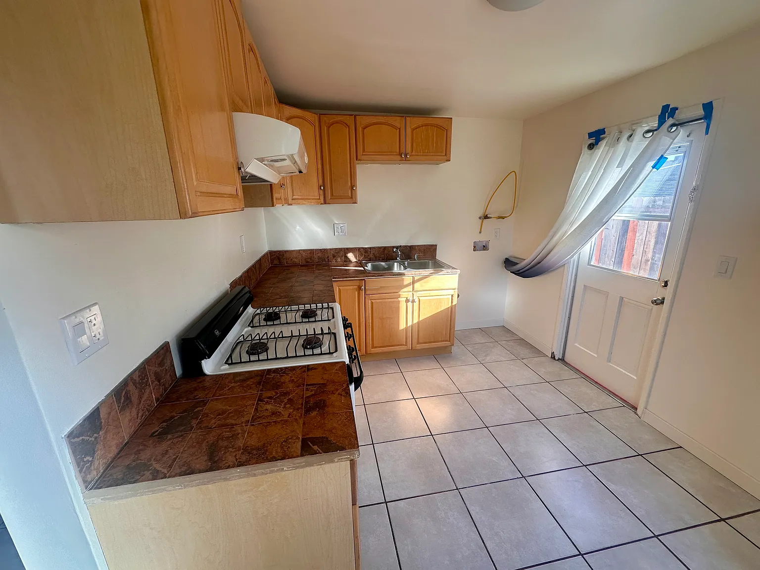 2 bed, 750 sqft, $2,800 — Photo 3
