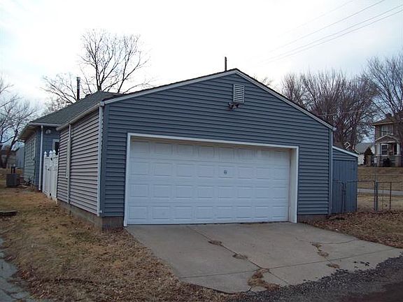 5th image of 3021 Wood Ave