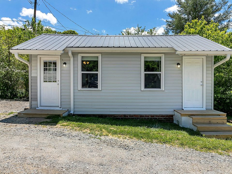 1st image of 5 Cobble Dr