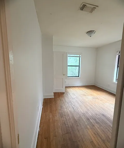 2330 6th Ave — Photo 5