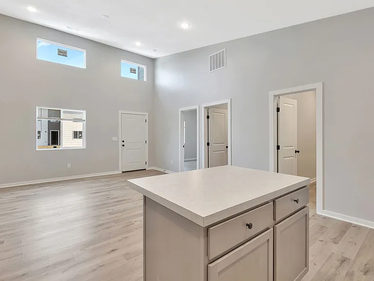 1023 S Edwards St #200 — Photo 9
