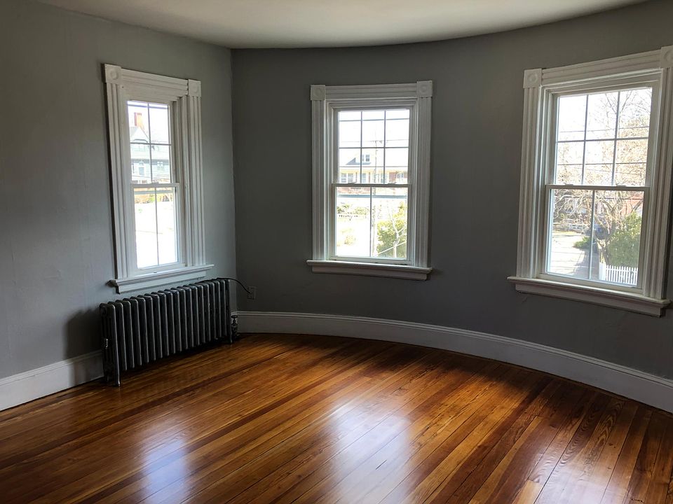 1st image of 1299 Narragansett Blvd #2
