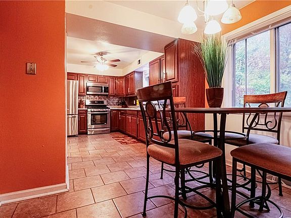 4th image of 24331 Oakhill Dr