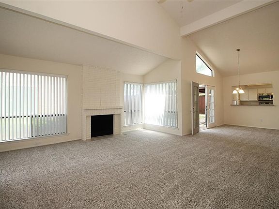 4th image of 314 W Corporate Dr