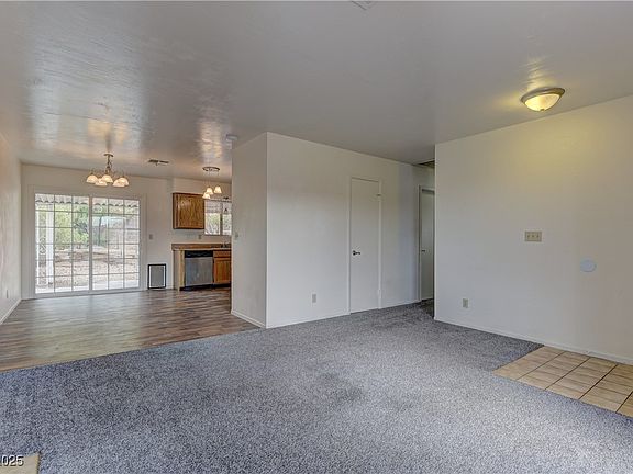 5th image of 392 Dooley Dr