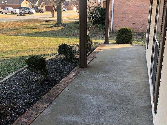2nd image of 638 White Oak Dr