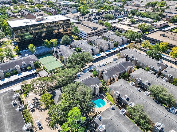 4th image of 702 Bering Dr #702P