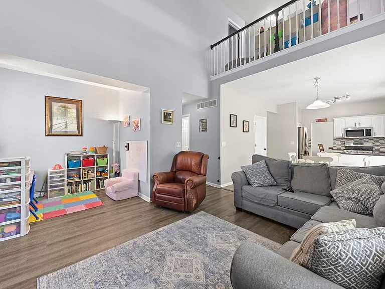1274 Amaranth Dr — Photo 12