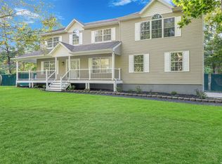 514 Weeks Ave, Manorville, NY