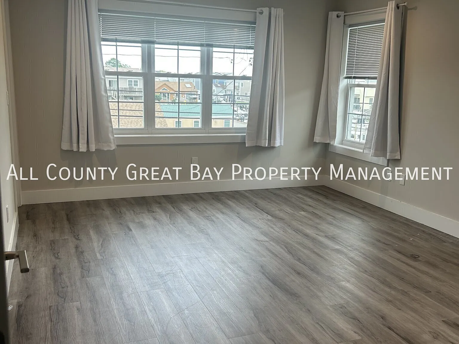 Seaford Waterfront Rental: Modern 2-BR with Stunning Marina Views — Photo 4