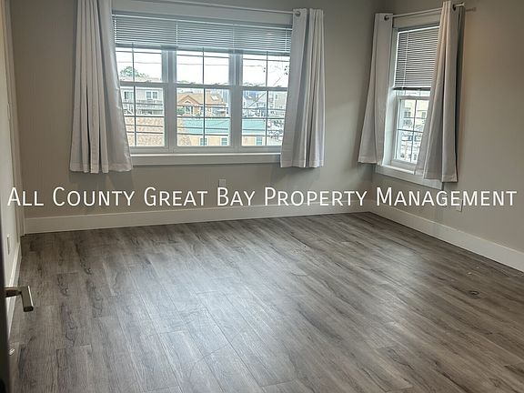 4th image of 2818 Ocean Ave