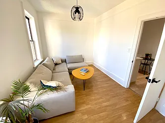 Rented by REALTY QUEST NEW YORK INC