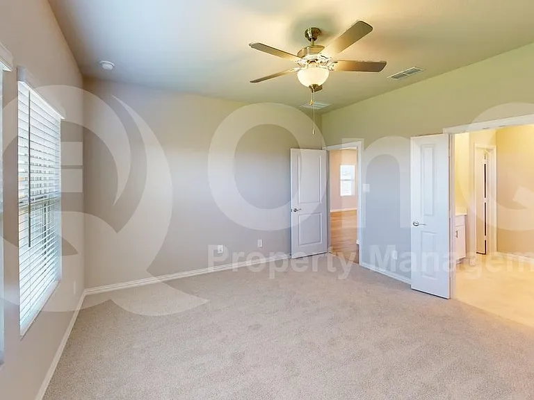 1209 Bridgewalk Dr — Photo 9