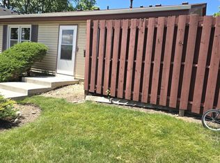 1751 Queensbury Cir, Hoffman Estates, IL 60169
