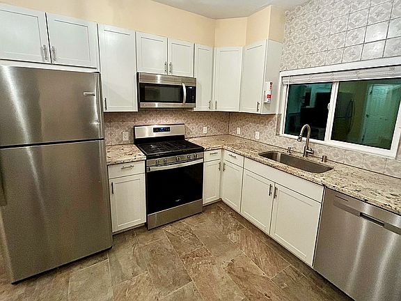5th image of 1117 Florida St
