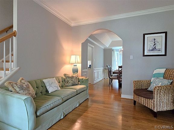 2nd image of 9052 Little Garden Way