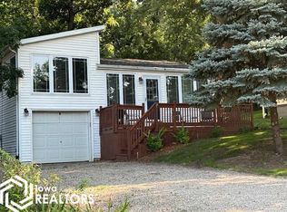 6183 NE Lakeshore Dr, Brooklyn, IA 52211