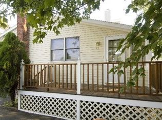 11 Rollins Ave, Nahant, MA 01908