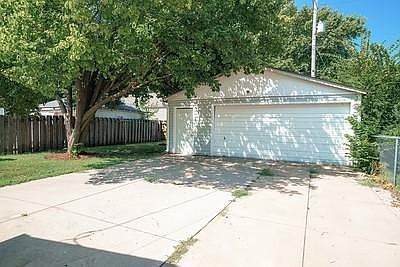 2nd image of 836 S 10th St