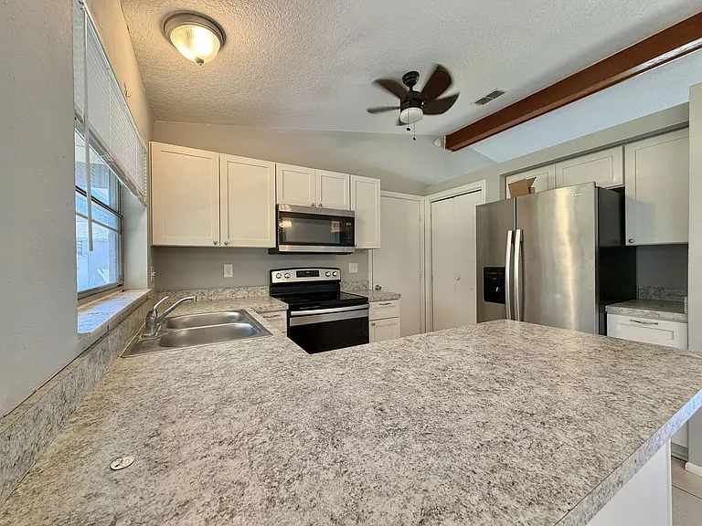 12258 Foothill St — Photo 9