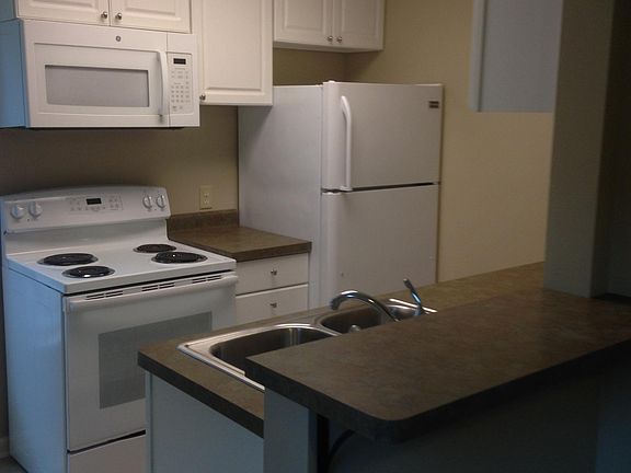 3rd image of 257 Loraine Ave #3