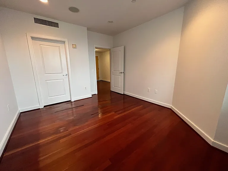 111 S 15th St #2104 — Photo 12