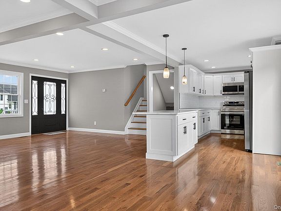 4th image of 933 N Queens Avenue