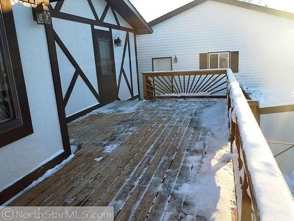 4th image of 420 Louisa St