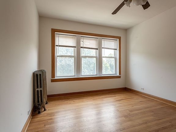 3rd image of 4440-4448 N Western Ave #4440-3A