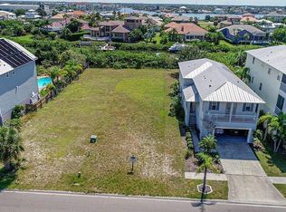 6415 Marbella Blvd, Apollo Beach, FL 33572