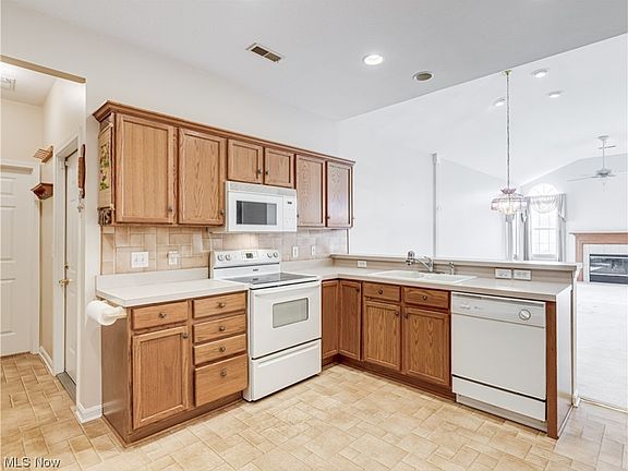 4th image of 530 Crossings Cir