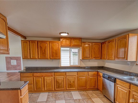 4th image of 806 1/2 E Pioneer Ave
