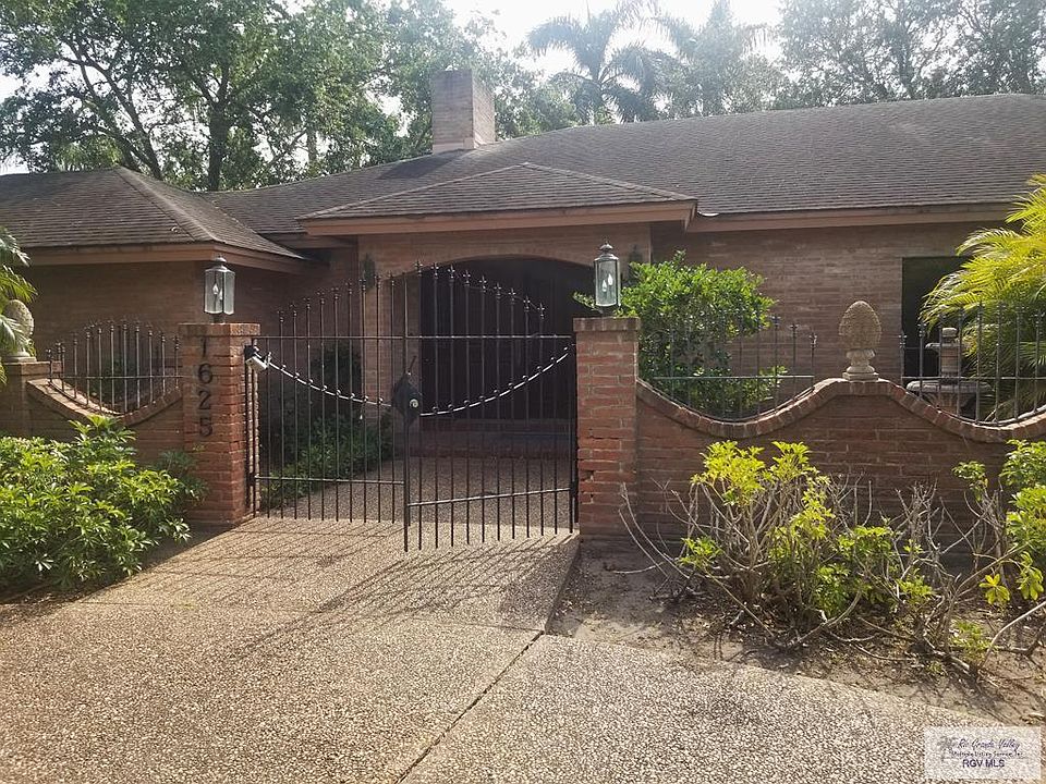 1st image of 1625 Palm Valley Dr E