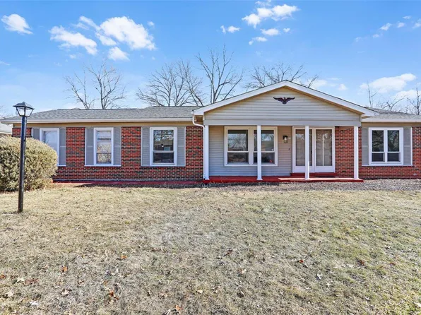 2872 Wintergreen Dr, Florissant, MO 63033