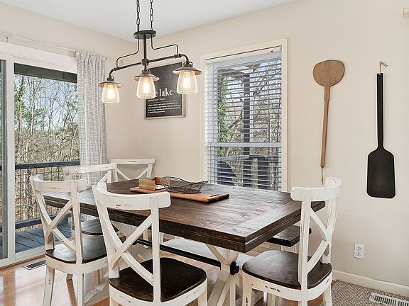 12th image of this home