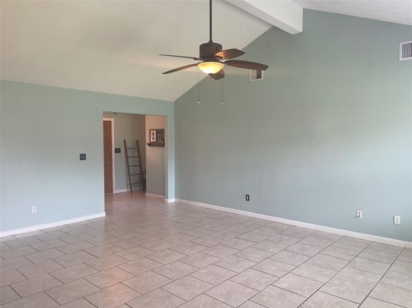 9110 Dolphin Cir