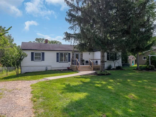 1966 Mattingly Rd, Hinckley, OH 44233