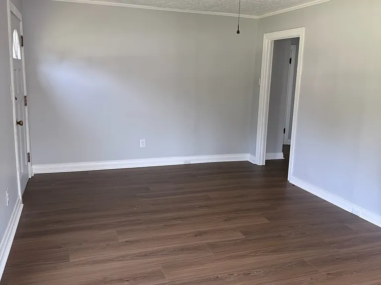 1146 Stonewall St N — Photo 11