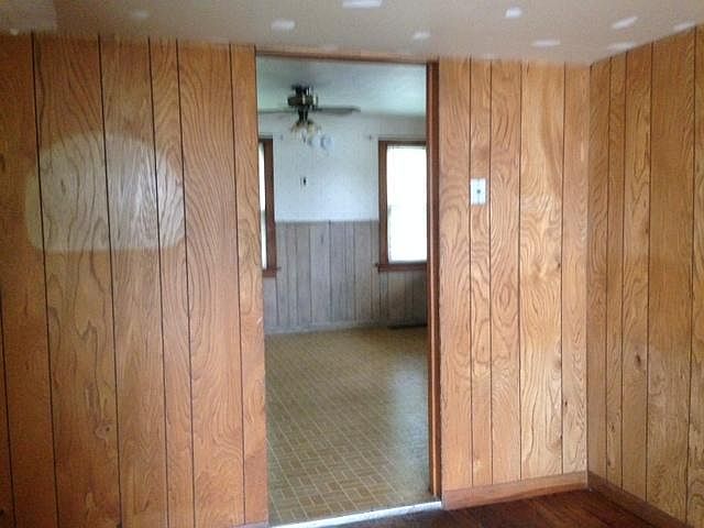 1st image of 16053 Evans Ave