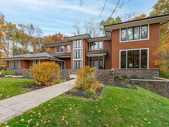 3rd image of 2323 Shelter Pointe Dr