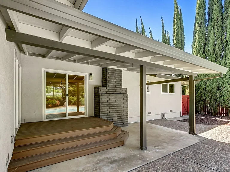 965 Jonas Ave — Photo 37