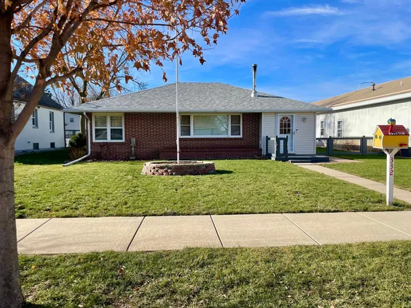 332 N Spring Ave, Springfield, MN 56087