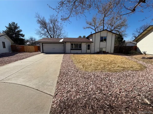 1587 S Salem Cir, Aurora, CO 80012