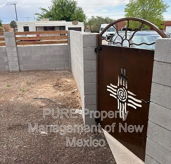 536 Arizona St SE — Photo 2