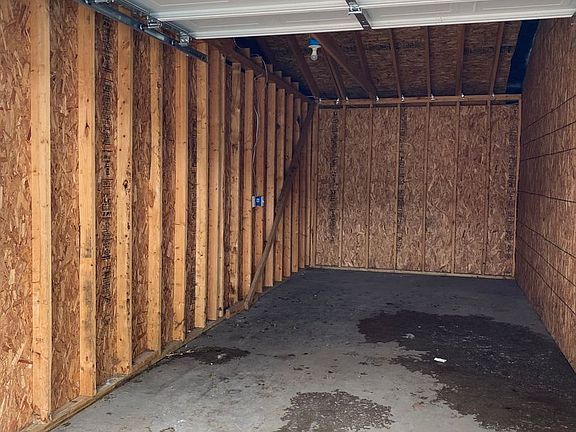 3rd image of 1604 Green Valley Dr #2