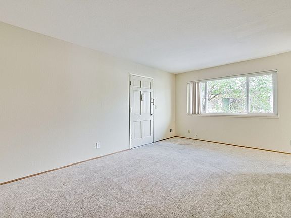 2nd image of 3681 Bridgeport Ct APT 4