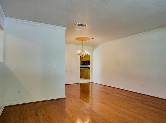 5th image of 2514 Glassboro Cir