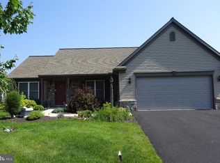 23 Apple Blossom Ln, Womelsdorf, PA 19567