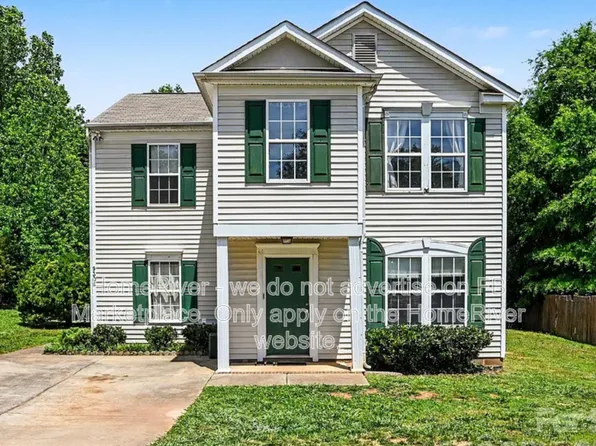 9306 Tiger Lily Ln, Charlotte, NC 28215