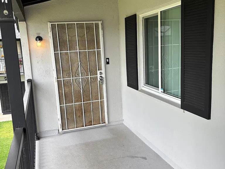 371 N Oak St #F — Photo 26